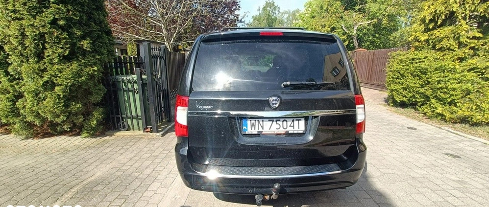 Lancia Voyager cena 63500 przebieg: 222000, rok produkcji 2014 z Międzylesie małe 529